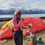 Elevene på Fjellsport og Kajakk padler fra Dønna til Mosjøen