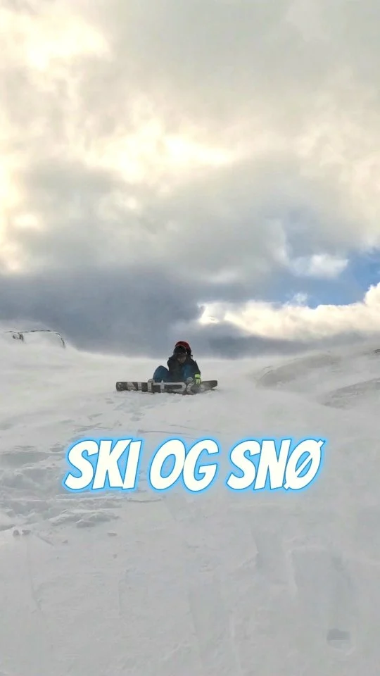 Vi har hatt valgfaguke på @vefsnfhs 🤩 I valgfaget "ski og snø" lærer elevene å planlegge trygge turer. De lærer om snø og skred, og hvordan man kan finne god snø å kjøre på i trygge områder. Vinteren i år har vært en skygge av seg selv, men lærer @jonas_loov finner alltid gode steder å leke seg på ski eller snowboard ⛷️🏂☃️
#snø #ski #snowboard #fhsliv #vefsnfhs #nordnorge @folkehogskolene @frilyntfolkehogskole
