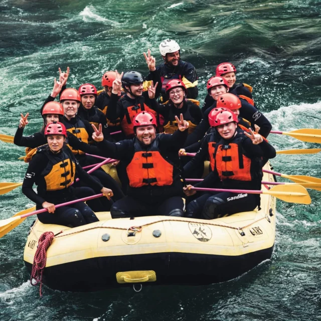For noen bare lek og moro, for andre et stort steg ut av comfort sonen... Takk til @rivernorthrafting for bra opplegg og god guiding 👊

For some people a day of pure excitement, for others a challenge to overcome... Thank you for excellent guiding @rivernorthrafting

#rafting #vefsnfhs #mot #mestring #muligheter @folkehogskolene @frilyntfolkehogskole